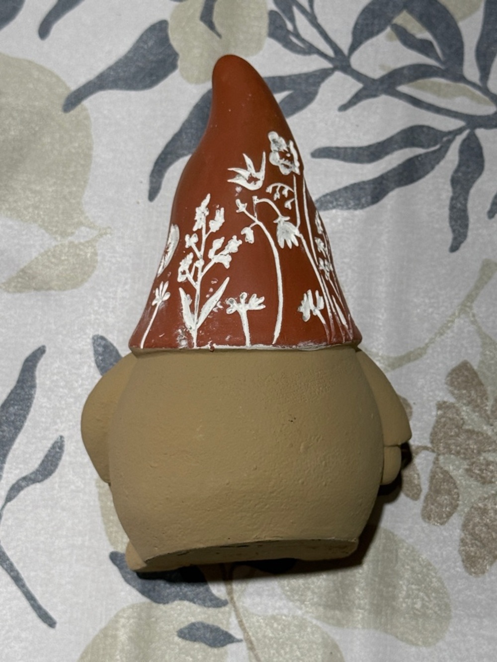 Terracotta Hat Garden Gnome Figurine with Butterfly - Picture 3 of 4